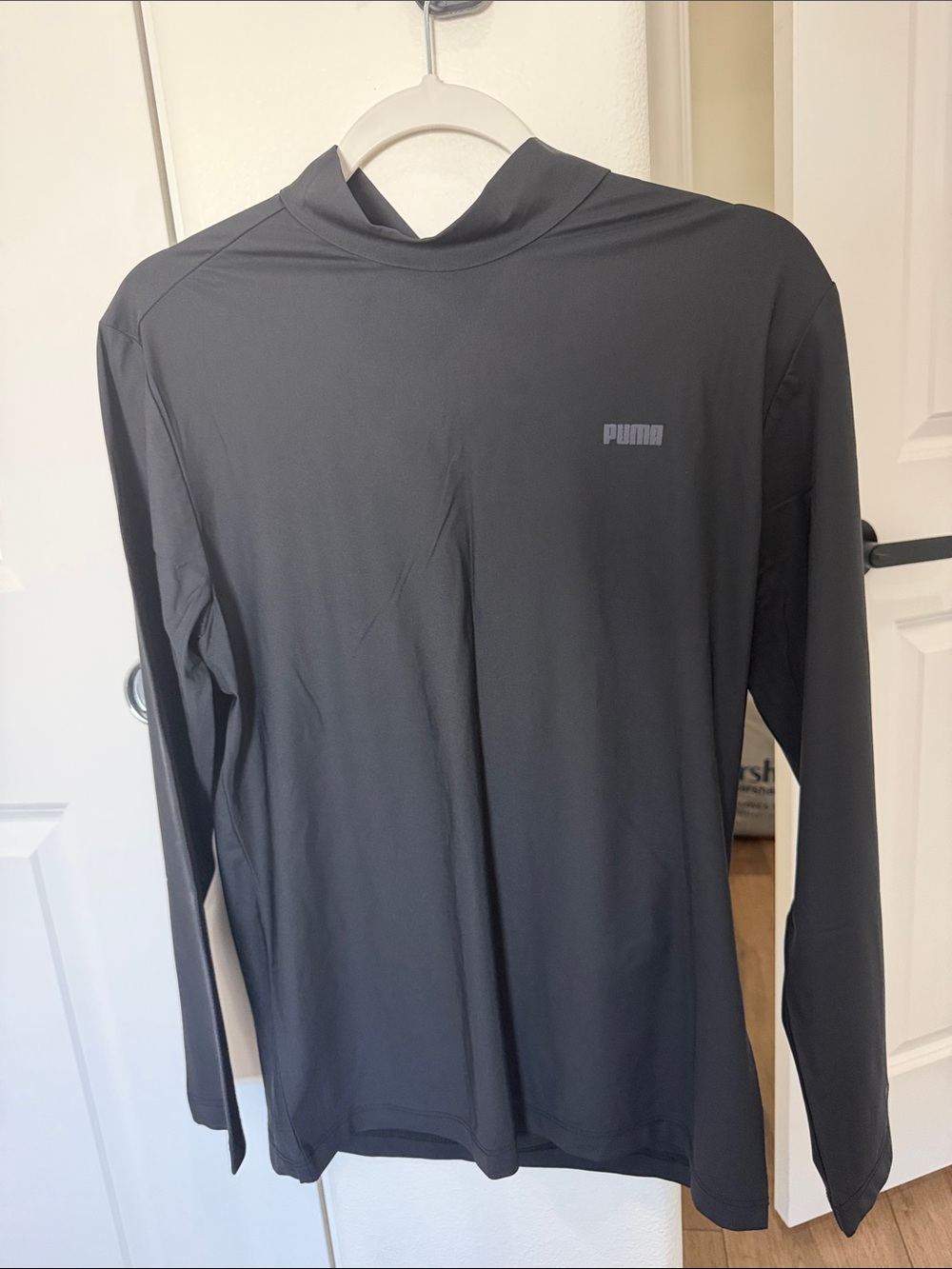 Puma Women Black Long-Sleeve Rash Guard Swim Shirt